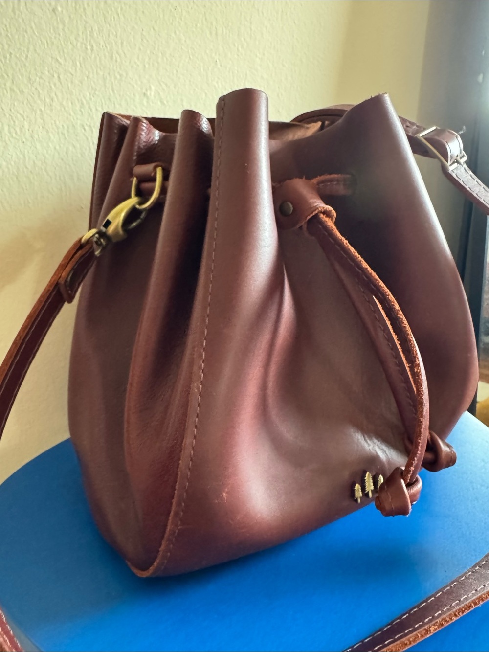 Portland Leather ‘Nest’ Bucket Bag - Picture 3 of 9